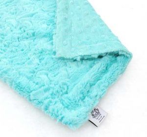 aruba-dots dog-binkey-blanket